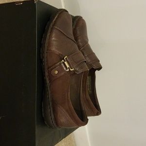 Brown casual shoes